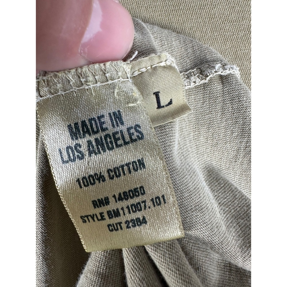 Buck Mason Shirt Mens Large Beige Khaki Vintage Wash Curved Hem Minimalist Basic - Picture 6 of 6